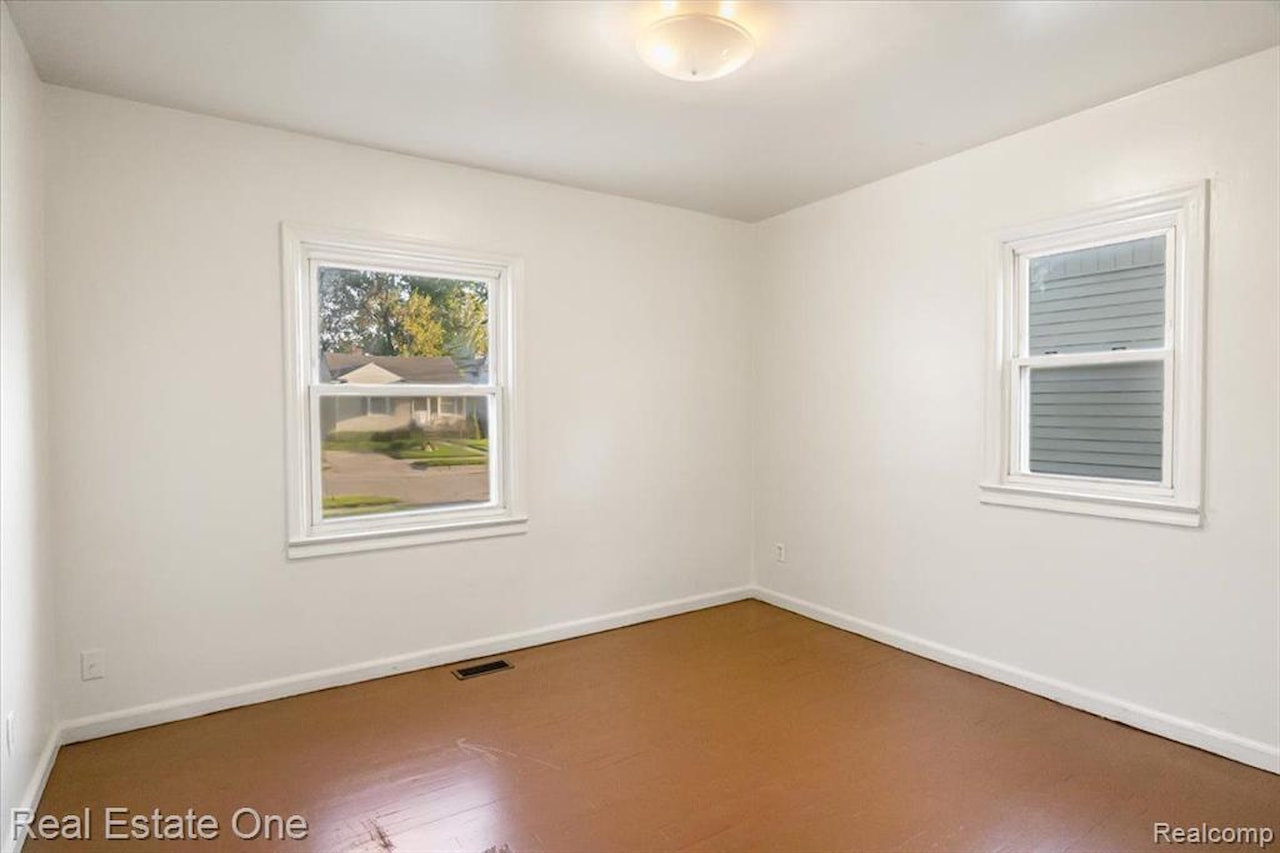 12855 Couwlier Ave in Warren, MI Photo 13