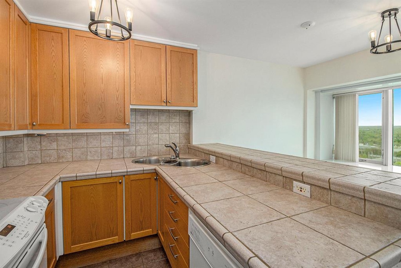 555 E William St #25J in Ann Arbor, MI Photo 12
