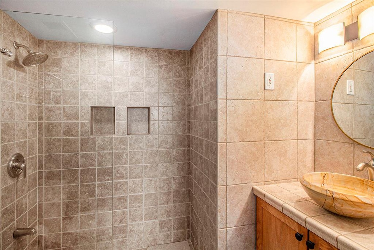 555 E William St #25J in Ann Arbor, MI Photo 16