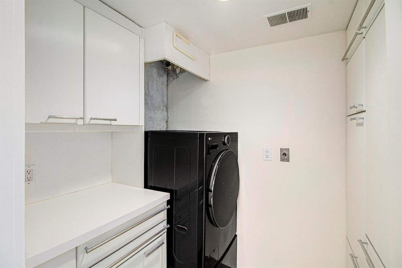 555 E William St #25J in Ann Arbor, MI Photo 17