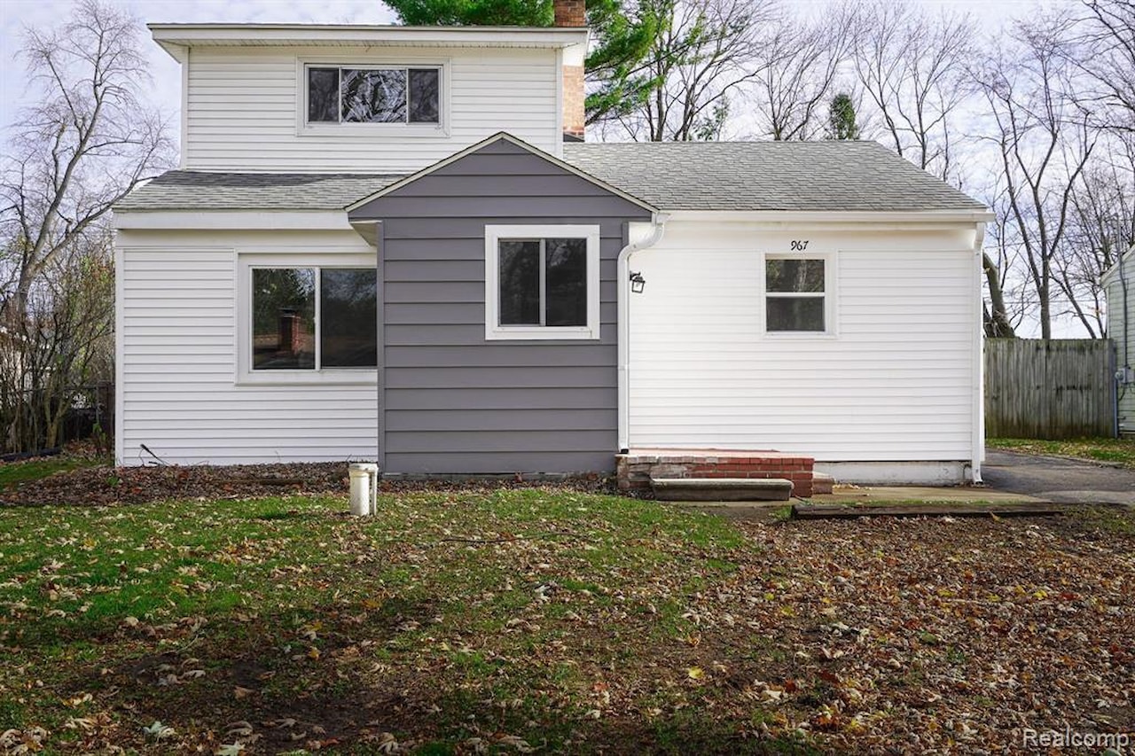967 Keith St in Oxford Twp, MI