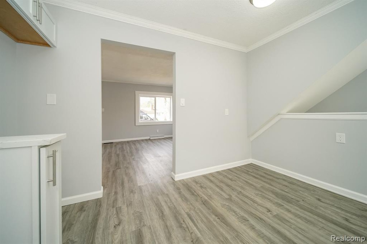 967 Keith St in Oxford Twp, MI Photo 13