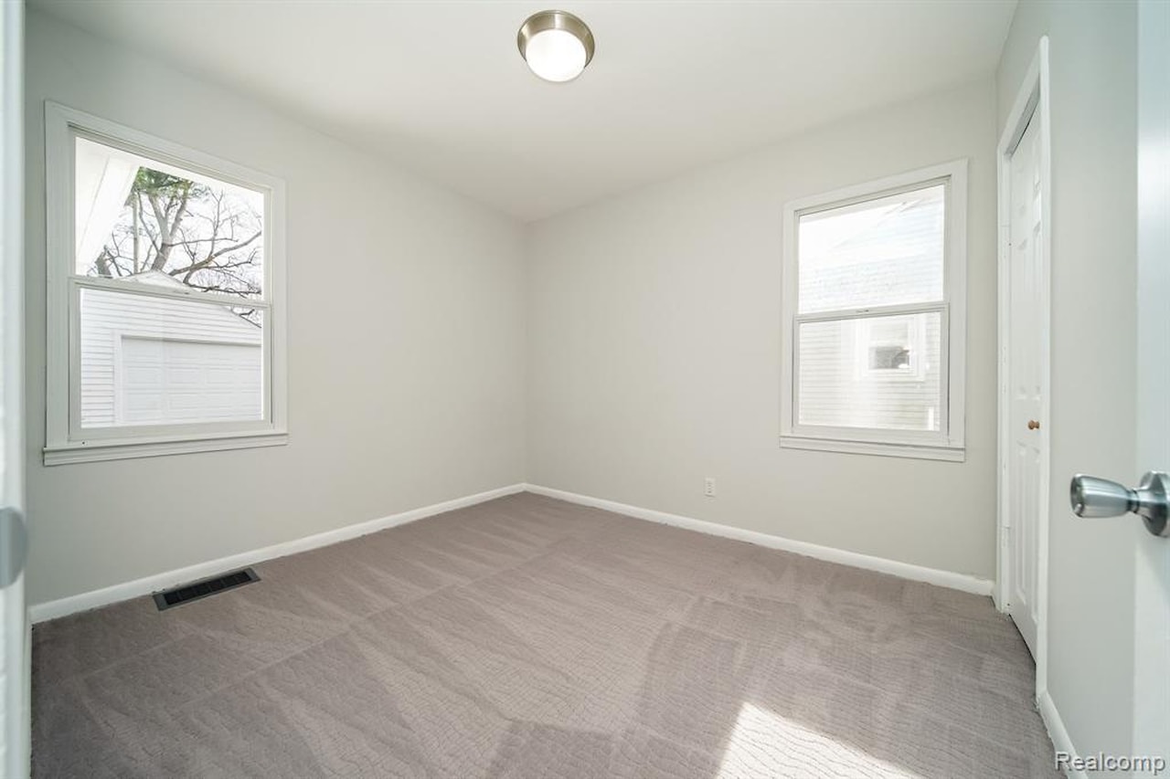 967 Keith St in Oxford Twp, MI Photo 44