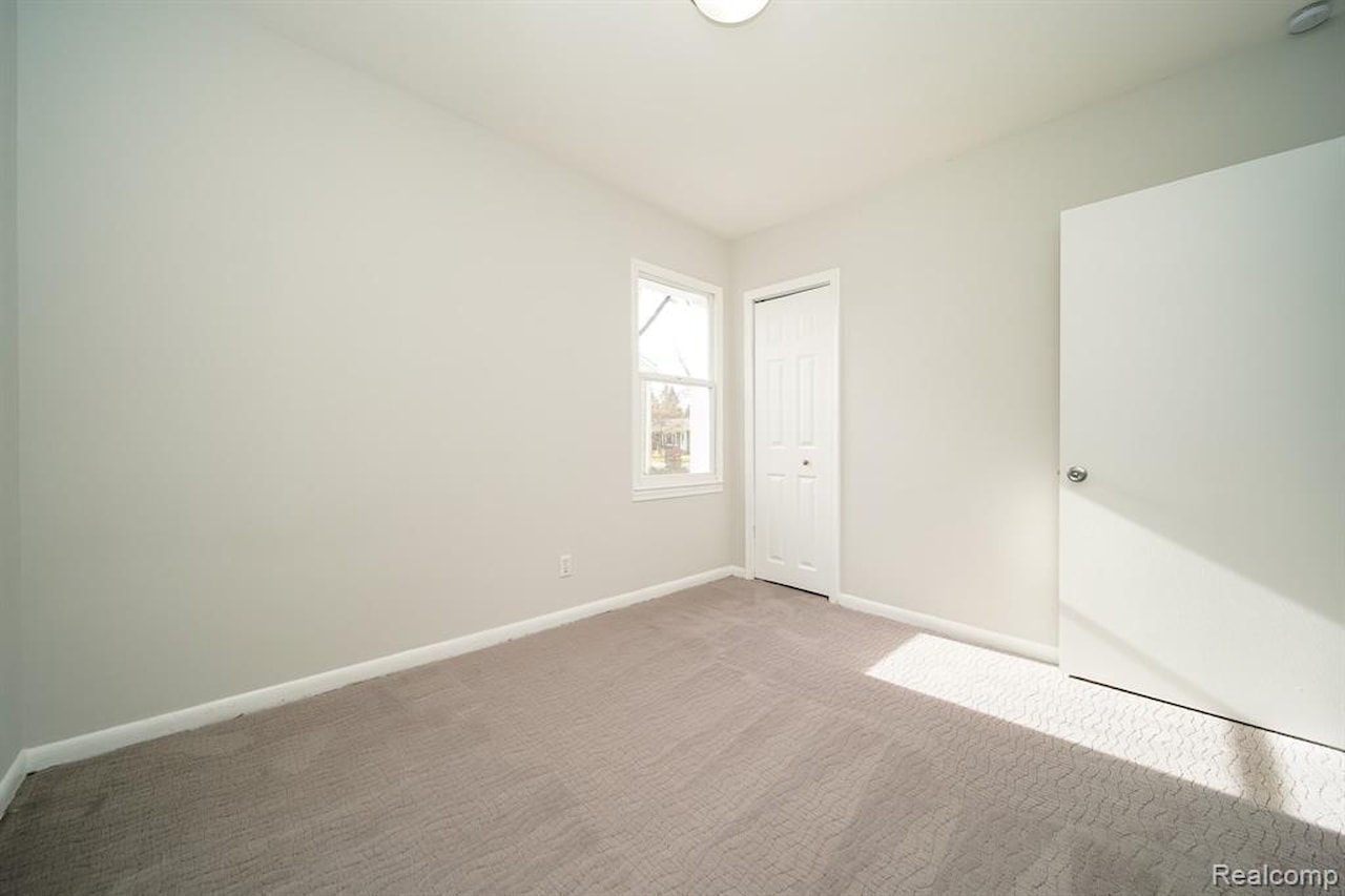 967 Keith St in Oxford Twp, MI Photo 47