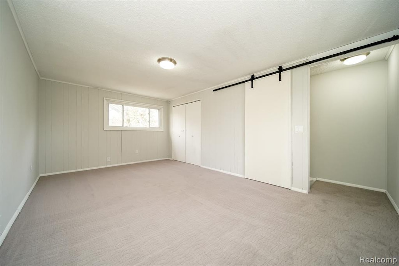 967 Keith St in Oxford Twp, MI Photo 50