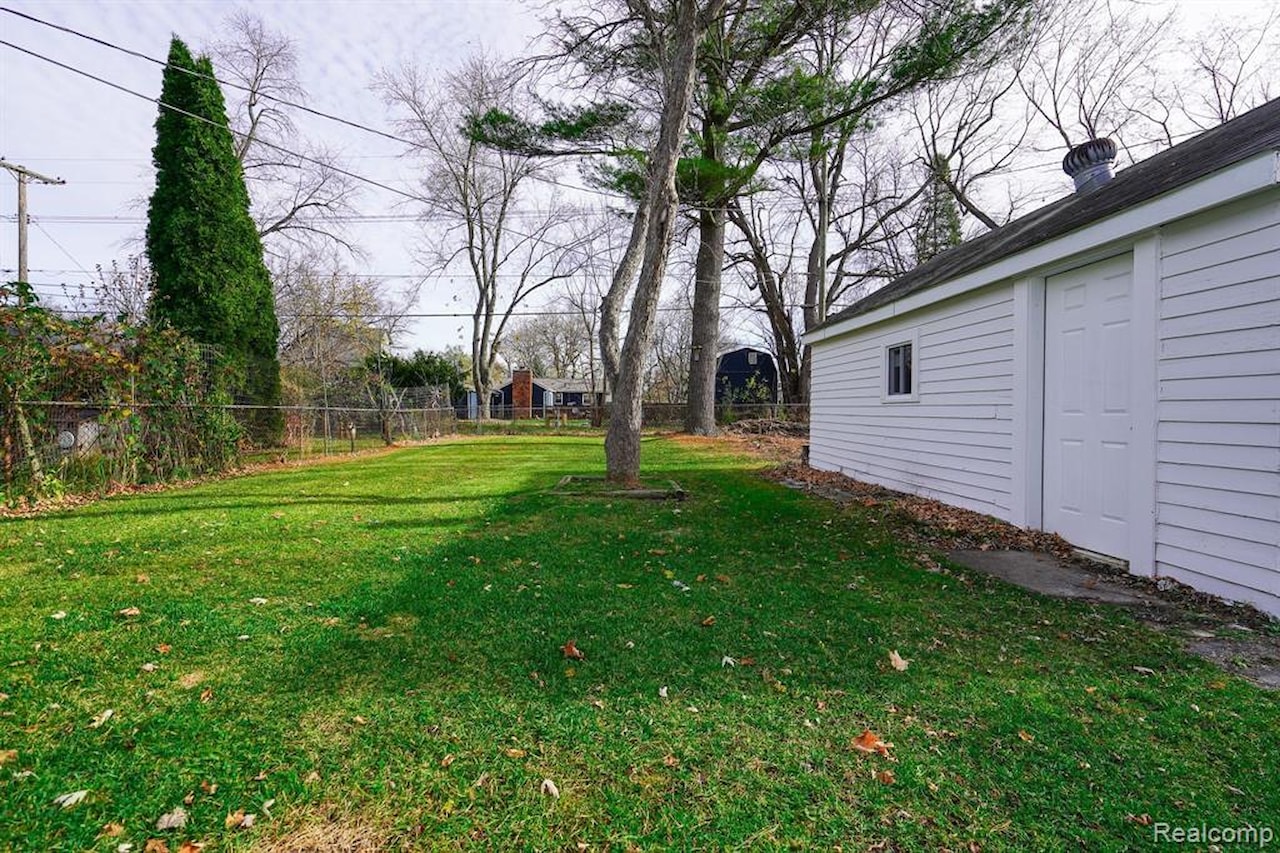 967 Keith St in Oxford Twp, MI Photo 62