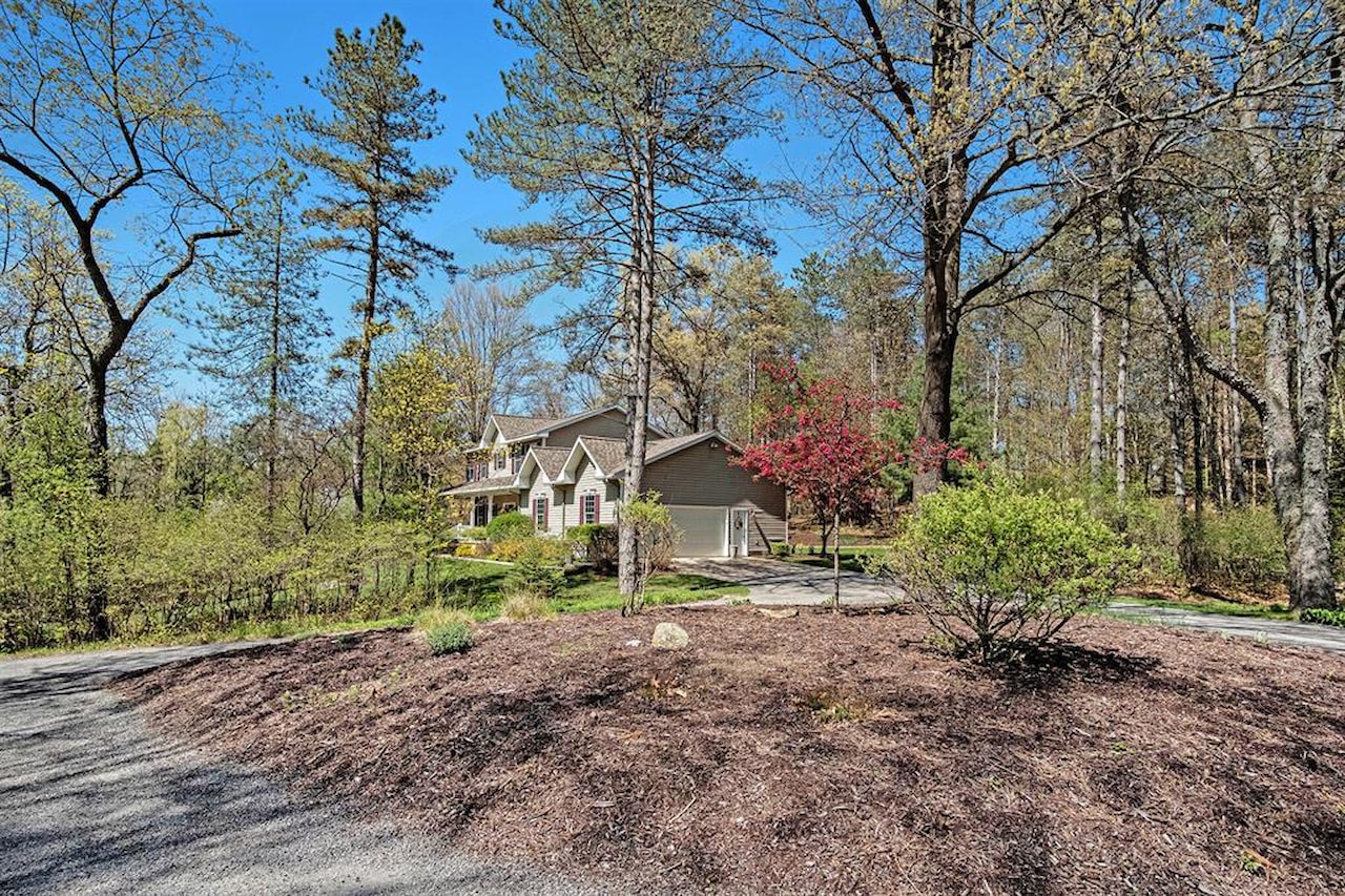 930 NE Mccabe Ave in Ada Twp, MI Photo 46