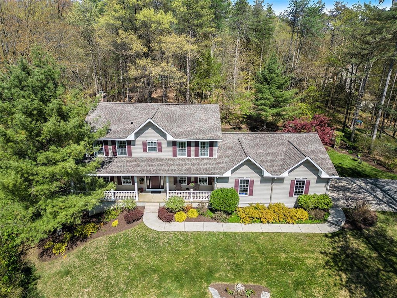 930 NE Mccabe Ave in Ada Twp, MI Photo 48