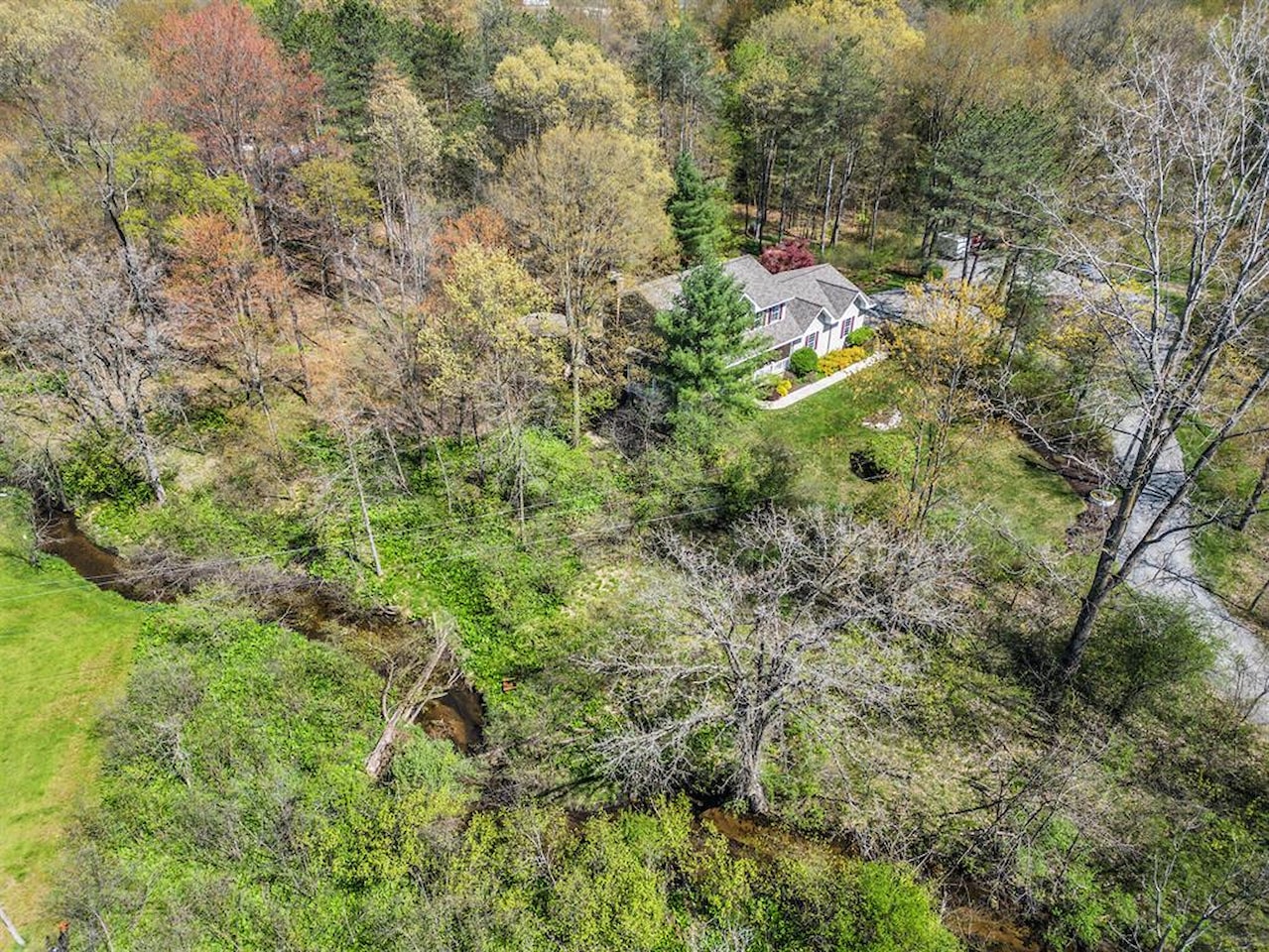 930 NE Mccabe Ave in Ada Twp, MI Photo 51