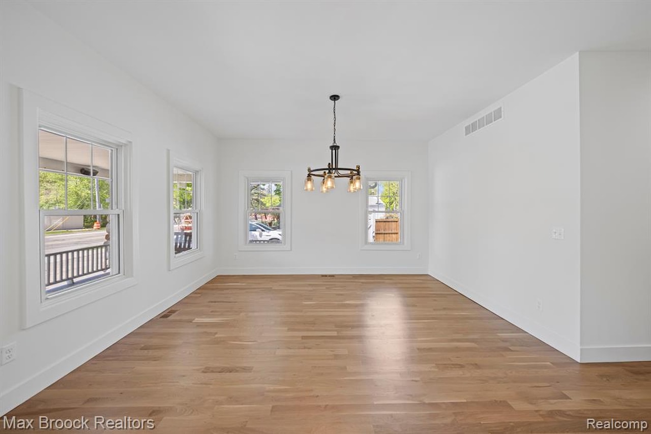 3506 N Main St in Royal Oak, MI Photo 10