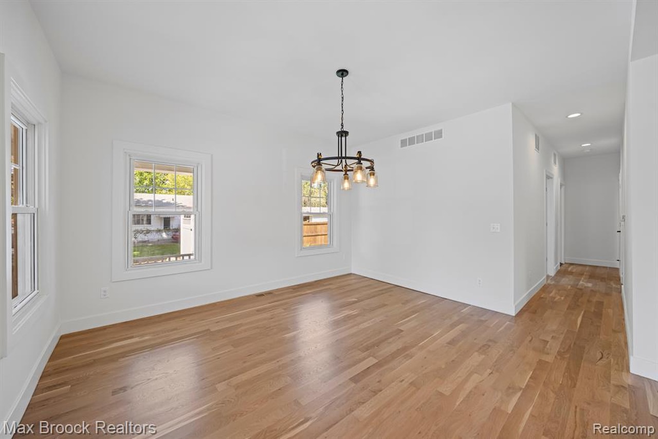 3506 N Main St in Royal Oak, MI Photo 11