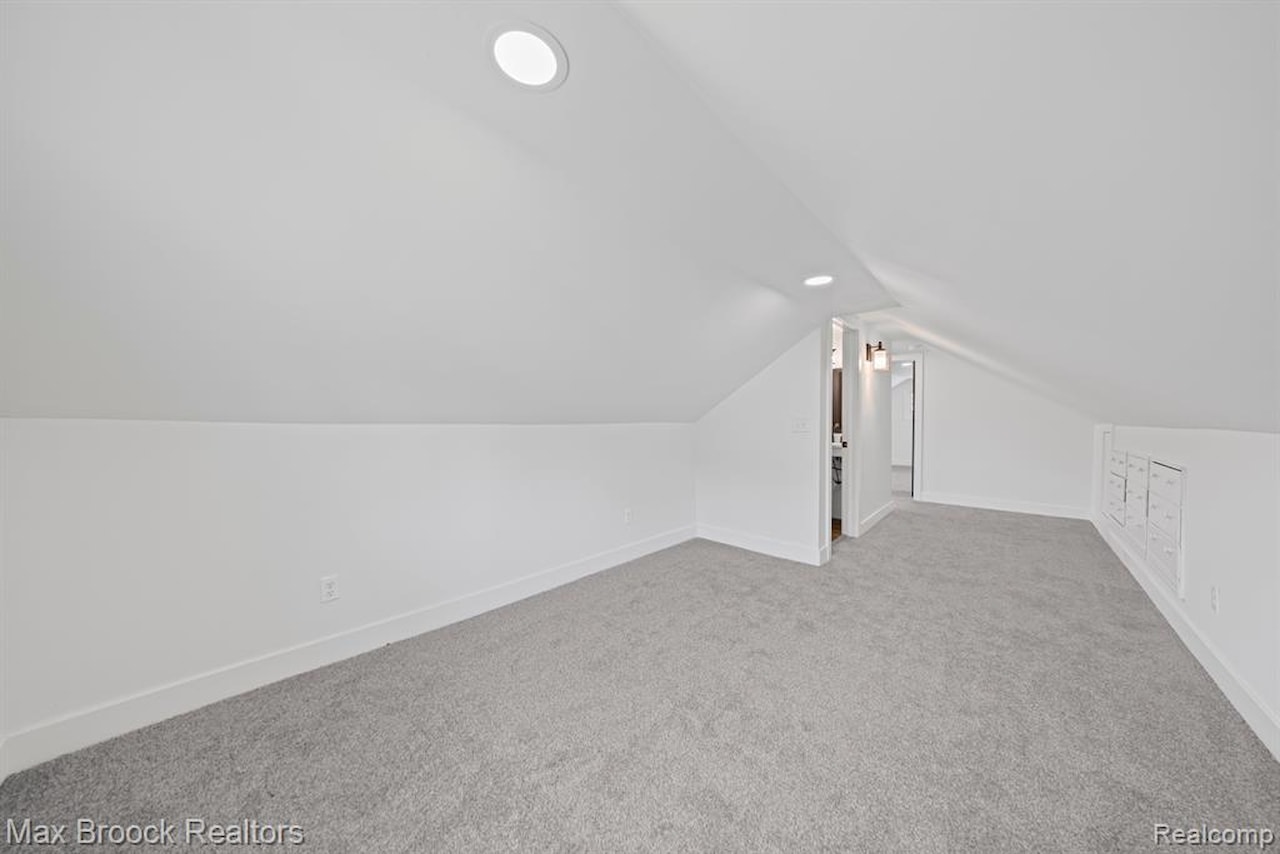 3506 N Main St in Royal Oak, MI Photo 24