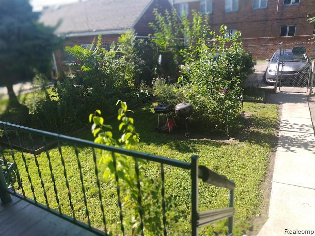 2621 Holbrook St in Hamtramck, MI Photo 4