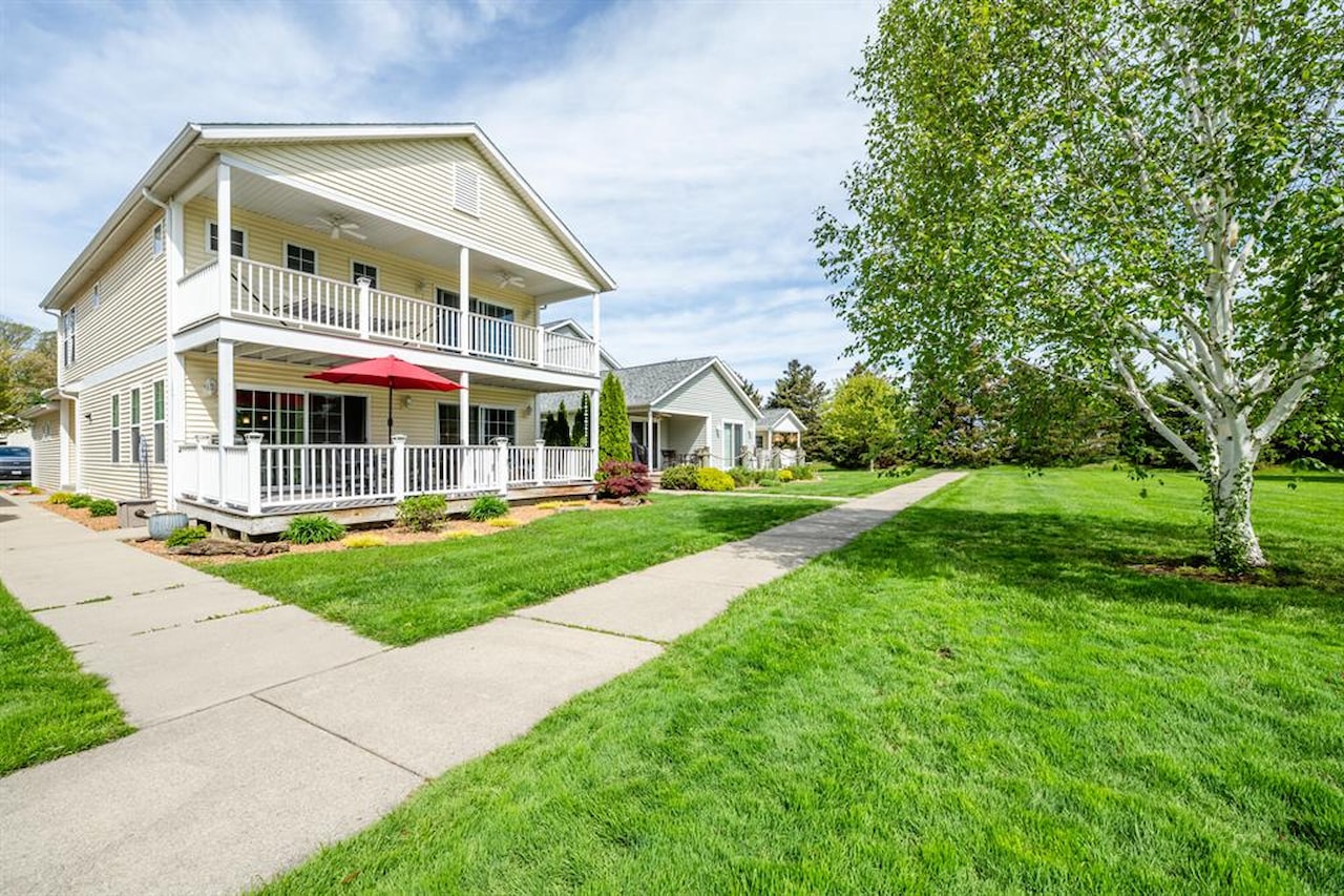 405 Anchors Way in St. Joseph, MI