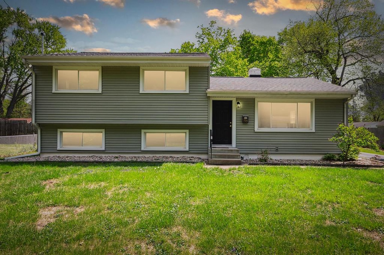 339 S Madison St in Adrian, MI