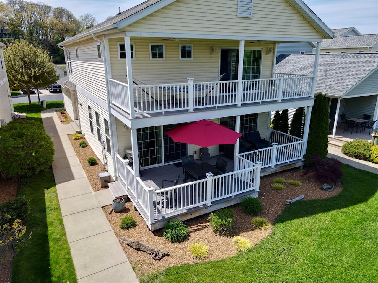 405 Anchors Way in St. Joseph, MI Photo 3