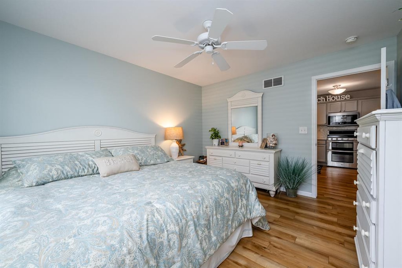 405 Anchors Way in St. Joseph, MI Photo 13