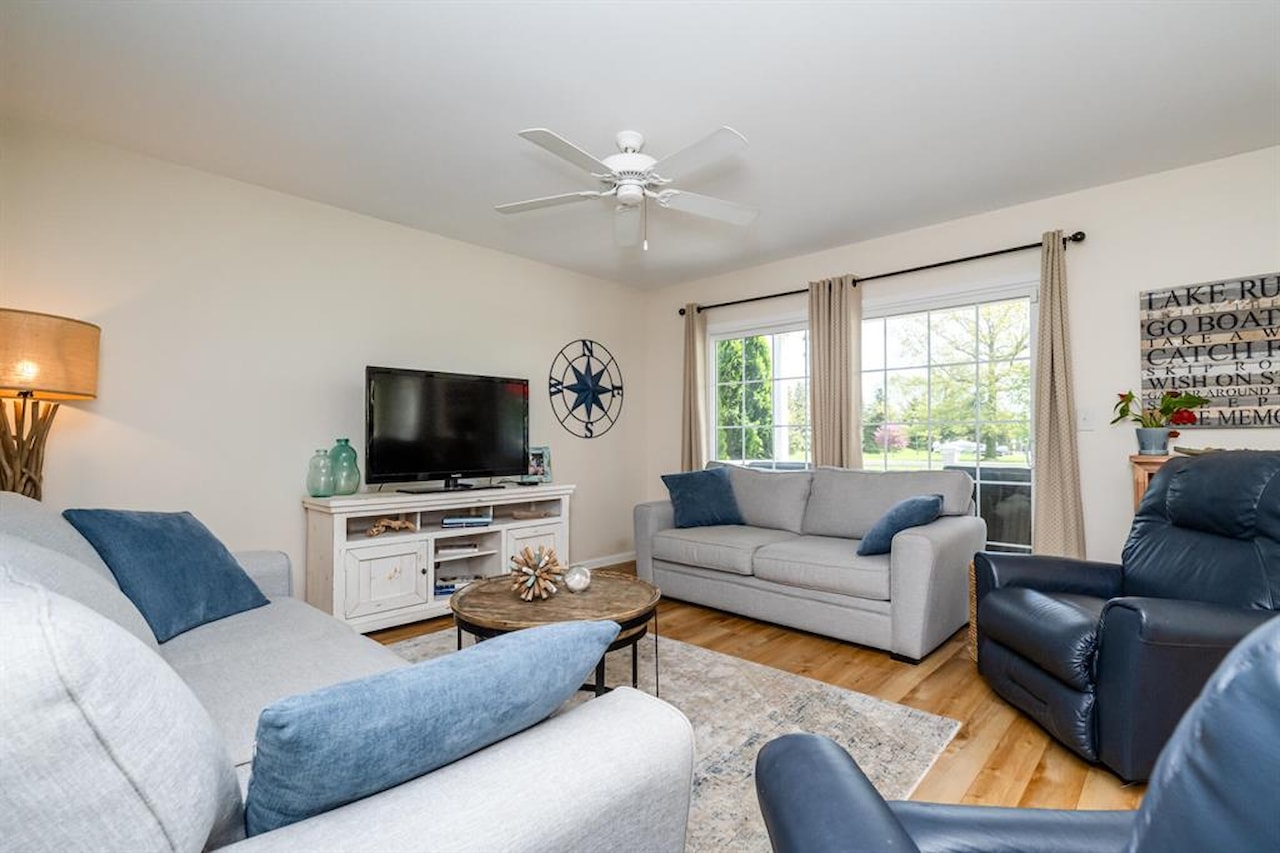 405 Anchors Way in St. Joseph, MI Photo 17