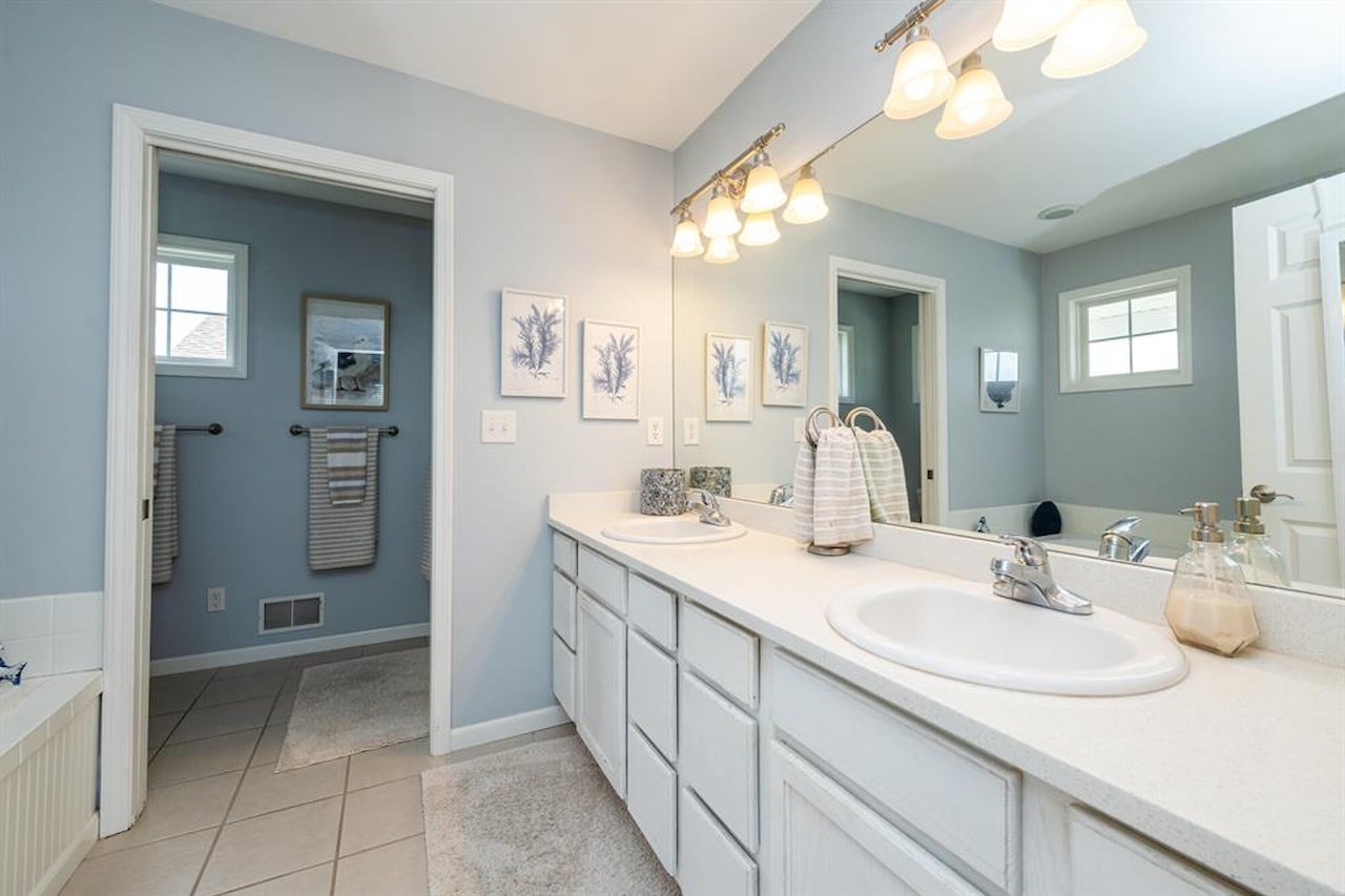 405 Anchors Way in St. Joseph, MI Photo 37