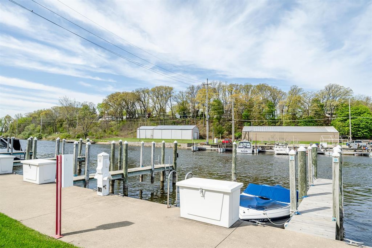 405 Anchors Way in St. Joseph, MI Photo 47