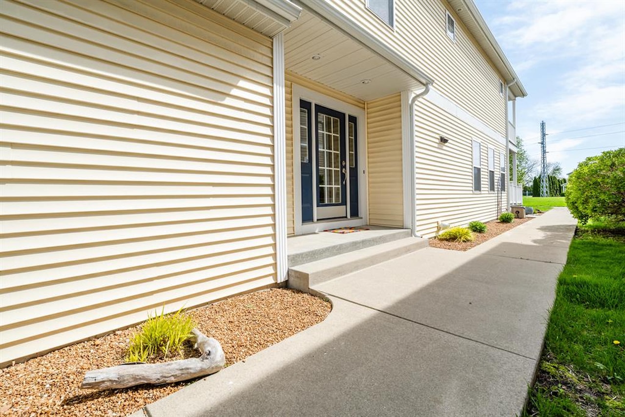 405 Anchors Way in St. Joseph, MI Photo 51