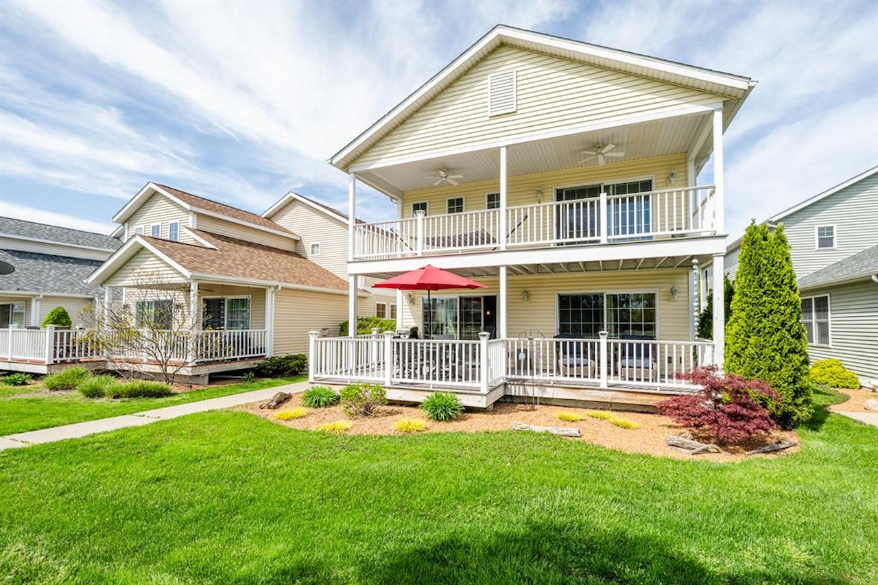 405 Anchors Way in St. Joseph, MI Photo 52