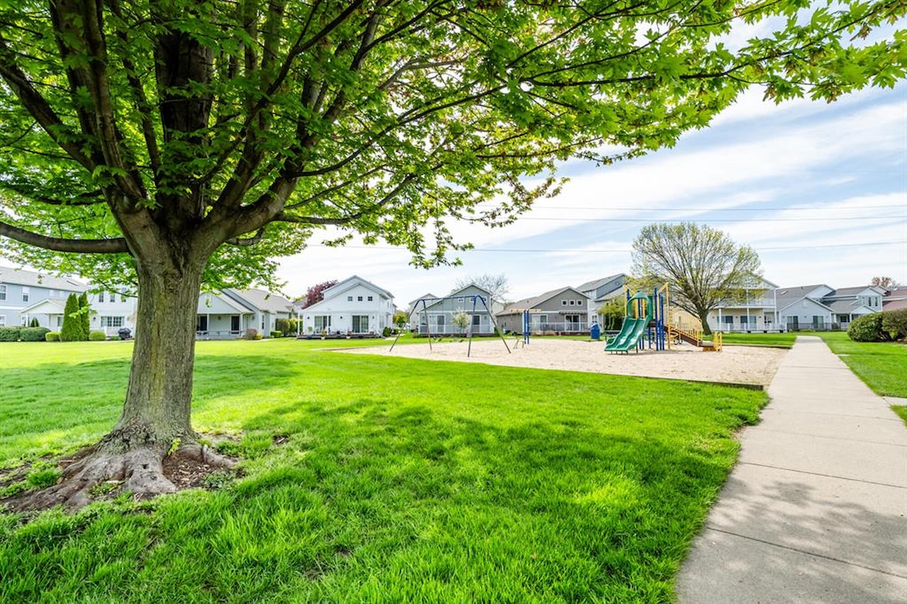 405 Anchors Way in St. Joseph, MI Photo 54