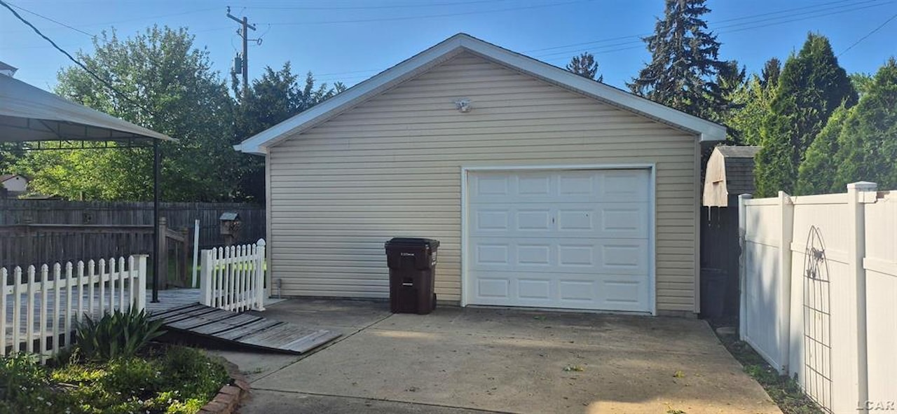 126 E Vesey St in Petersburg, MI Photo 17