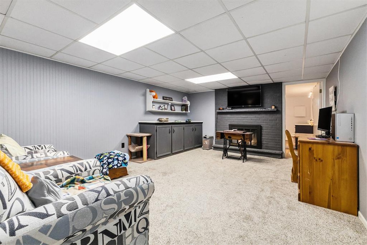 2331 SW 92nd St in Byron Twp, MI Photo 16