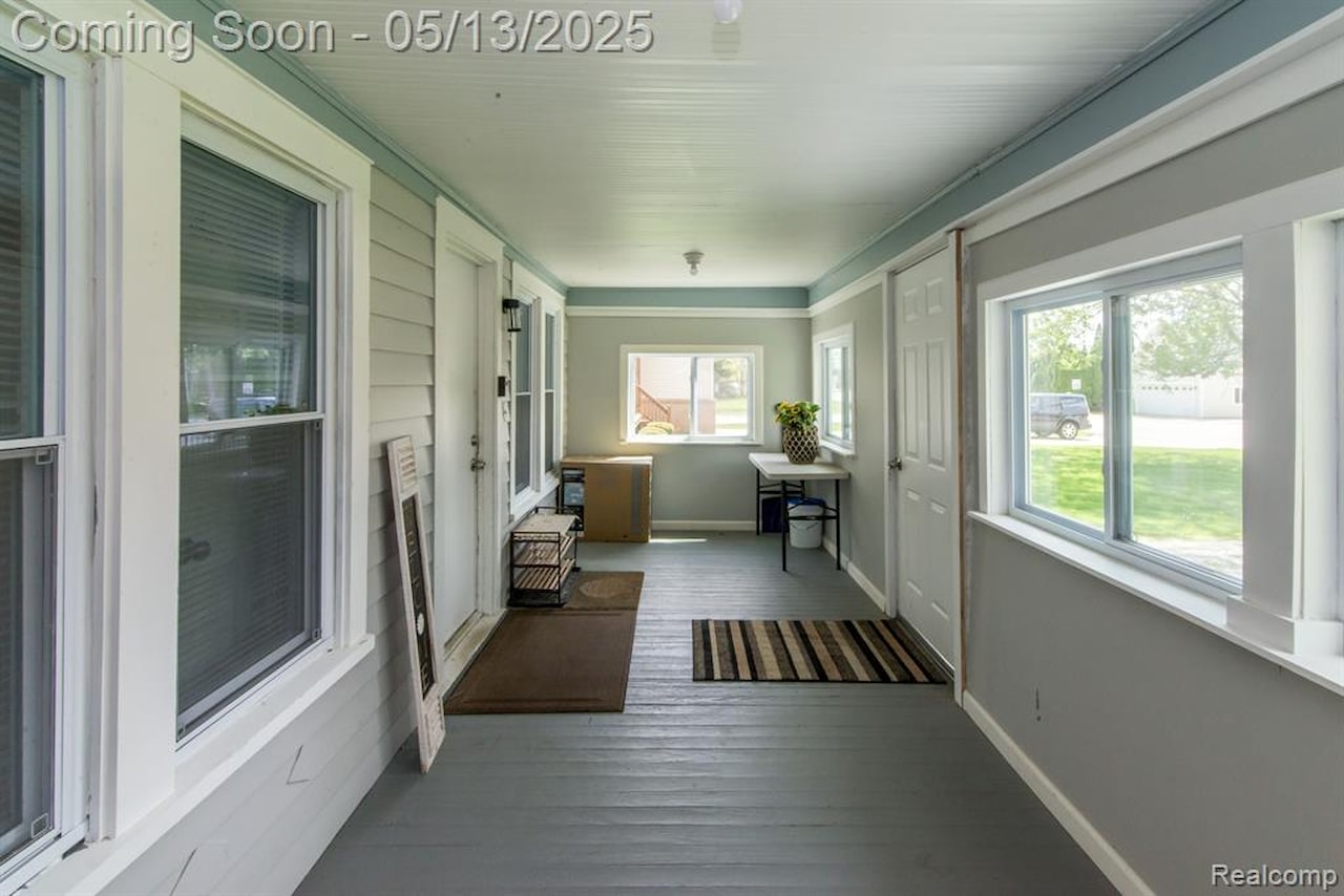 1291 E Lake Dr in Novi, MI Photo 8