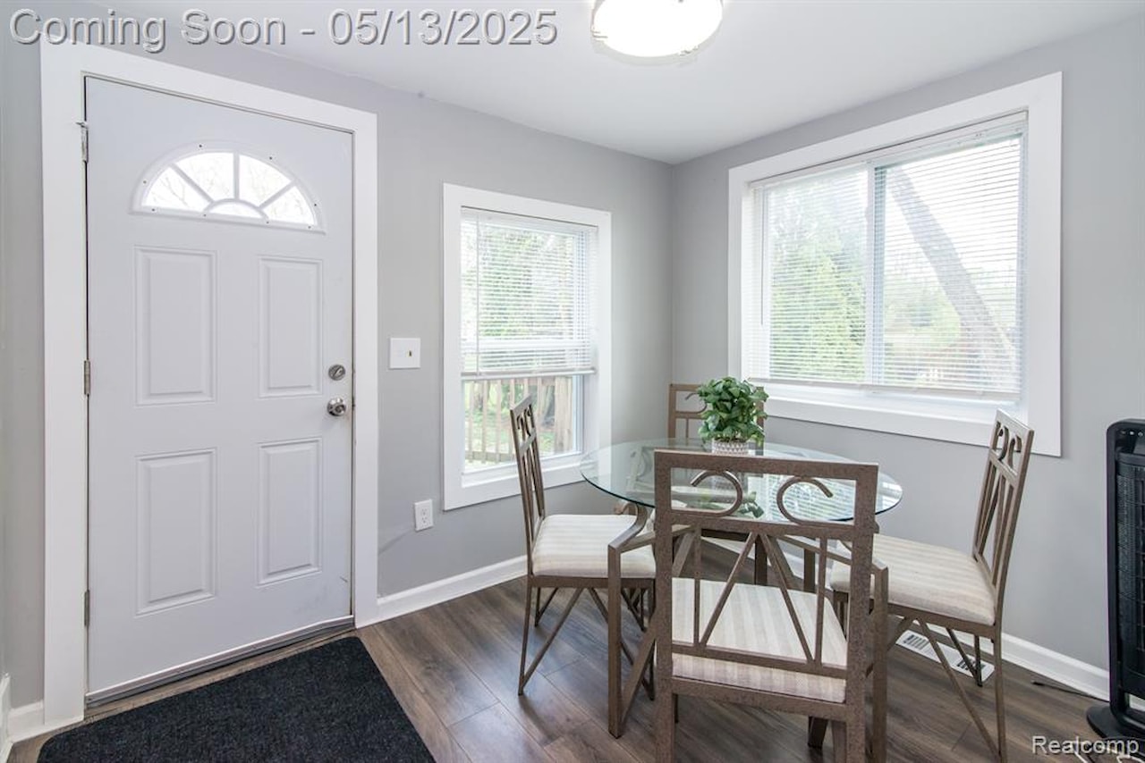 1291 E Lake Dr in Novi, MI Photo 15