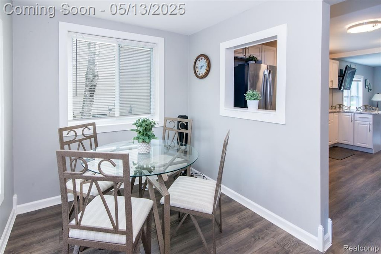 1291 E Lake Dr in Novi, MI Photo 16