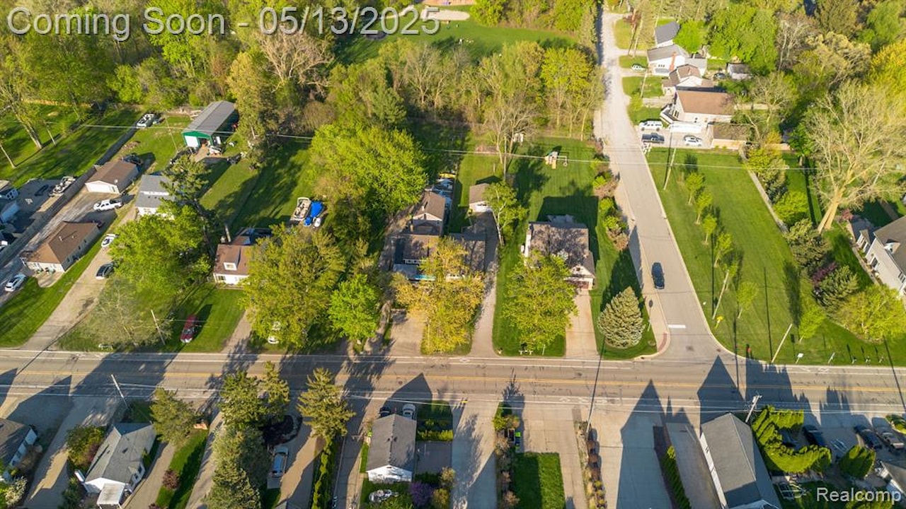 1291 E Lake Dr in Novi, MI Photo 25