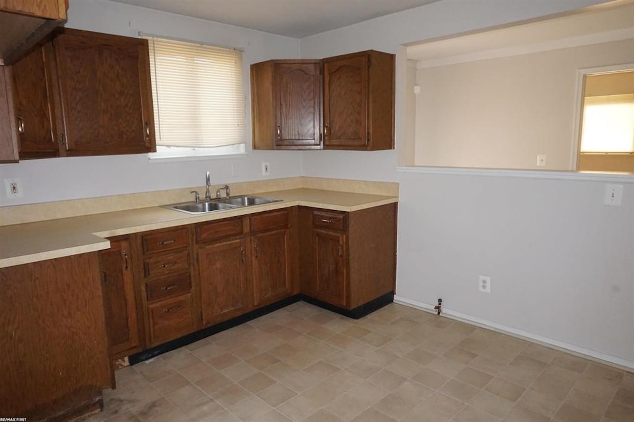 25527 Fern St in Roseville, MI Photo 7