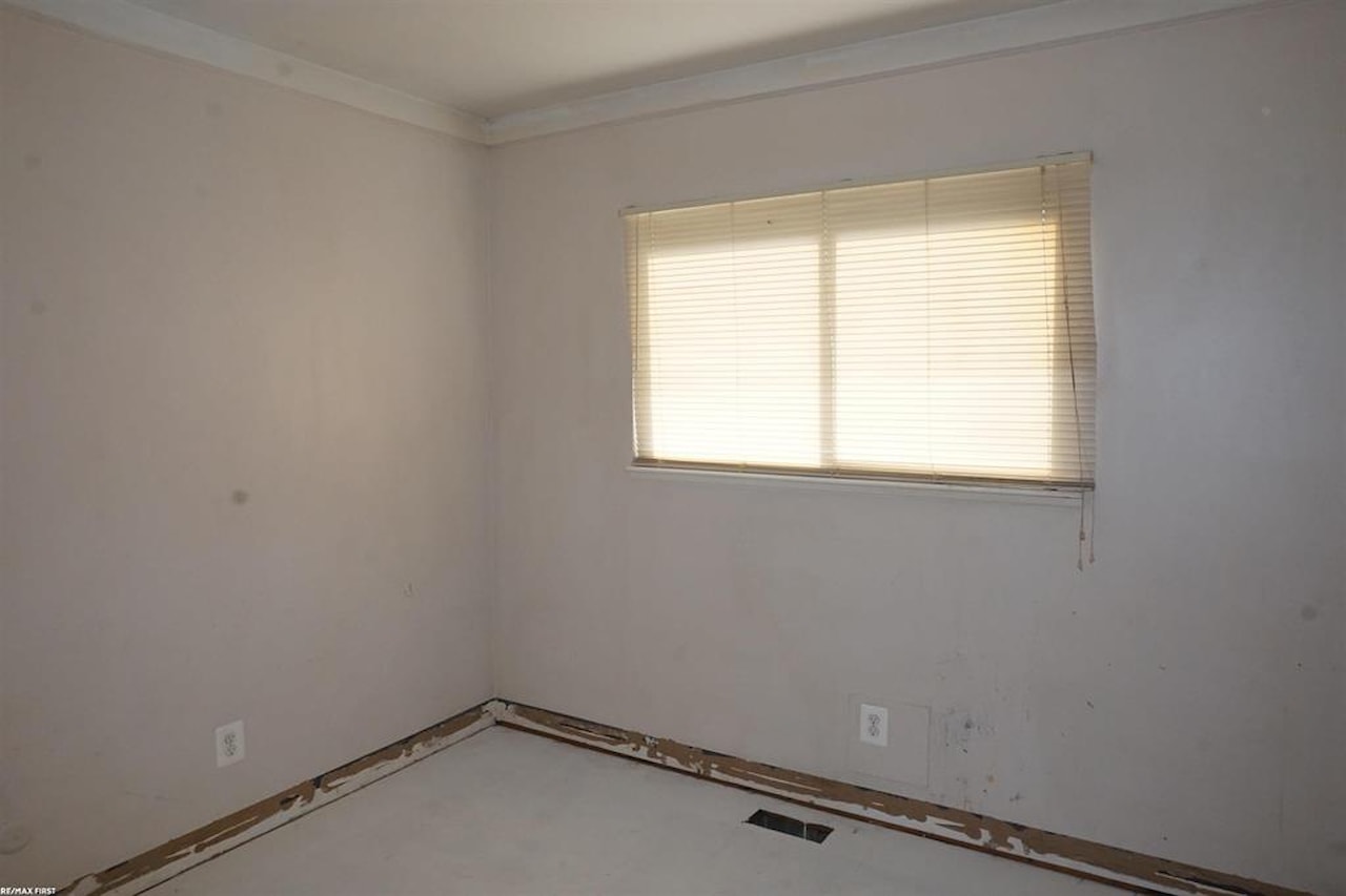 25527 Fern St in Roseville, MI Photo 12