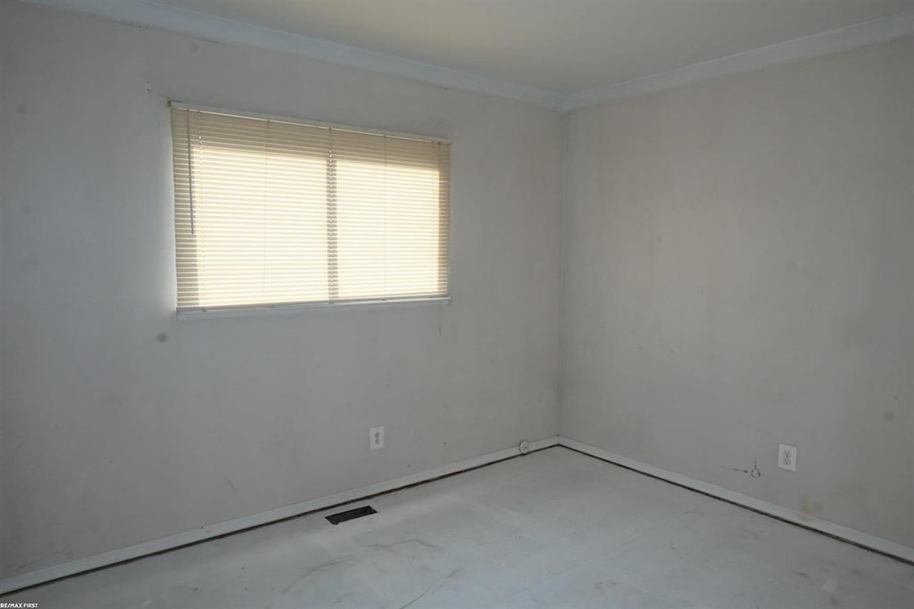 25527 Fern St in Roseville, MI Photo 13