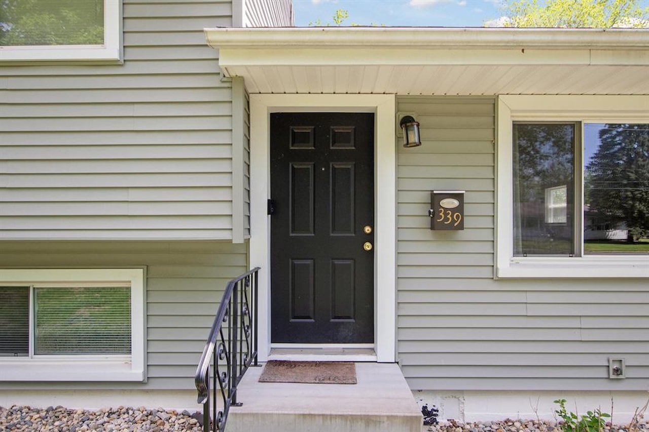 339 S Madison St in Adrian, MI Photo 4