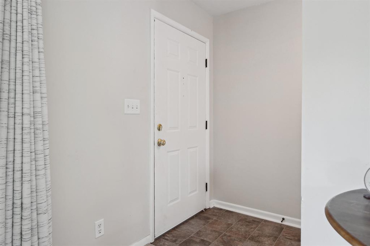 339 S Madison St in Adrian, MI Photo 6