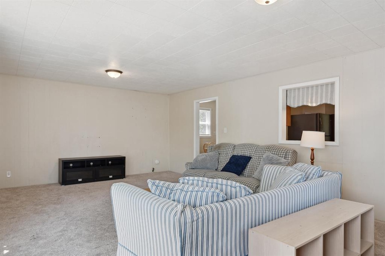 339 S Madison St in Adrian, MI Photo 20