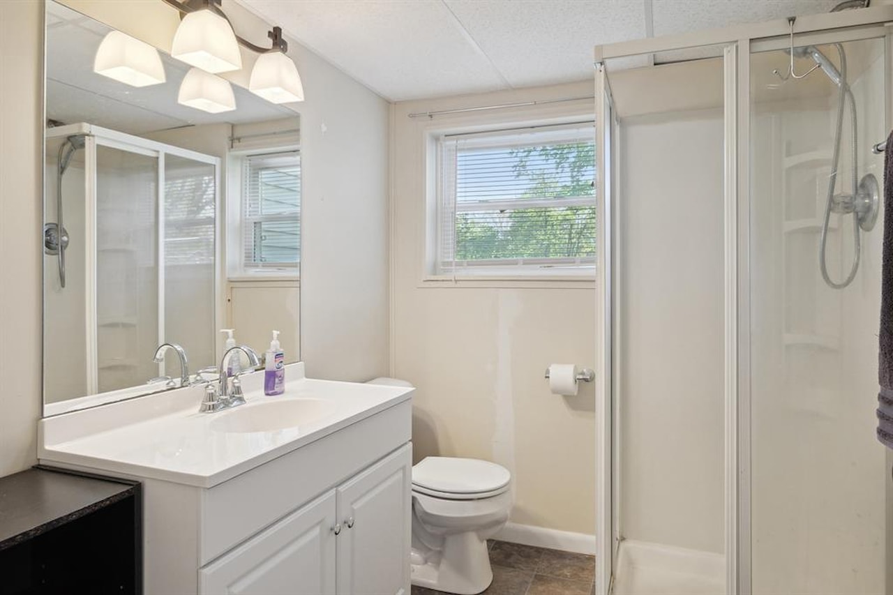 339 S Madison St in Adrian, MI Photo 32