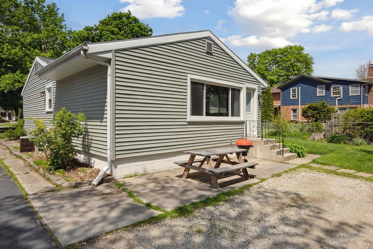 339 S Madison St in Adrian, MI Photo 40