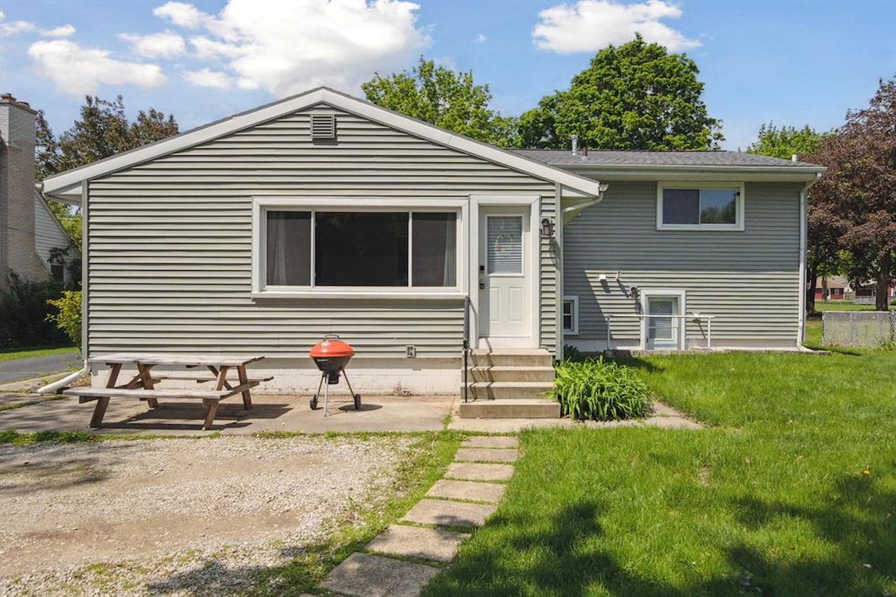 339 S Madison St in Adrian, MI Photo 41