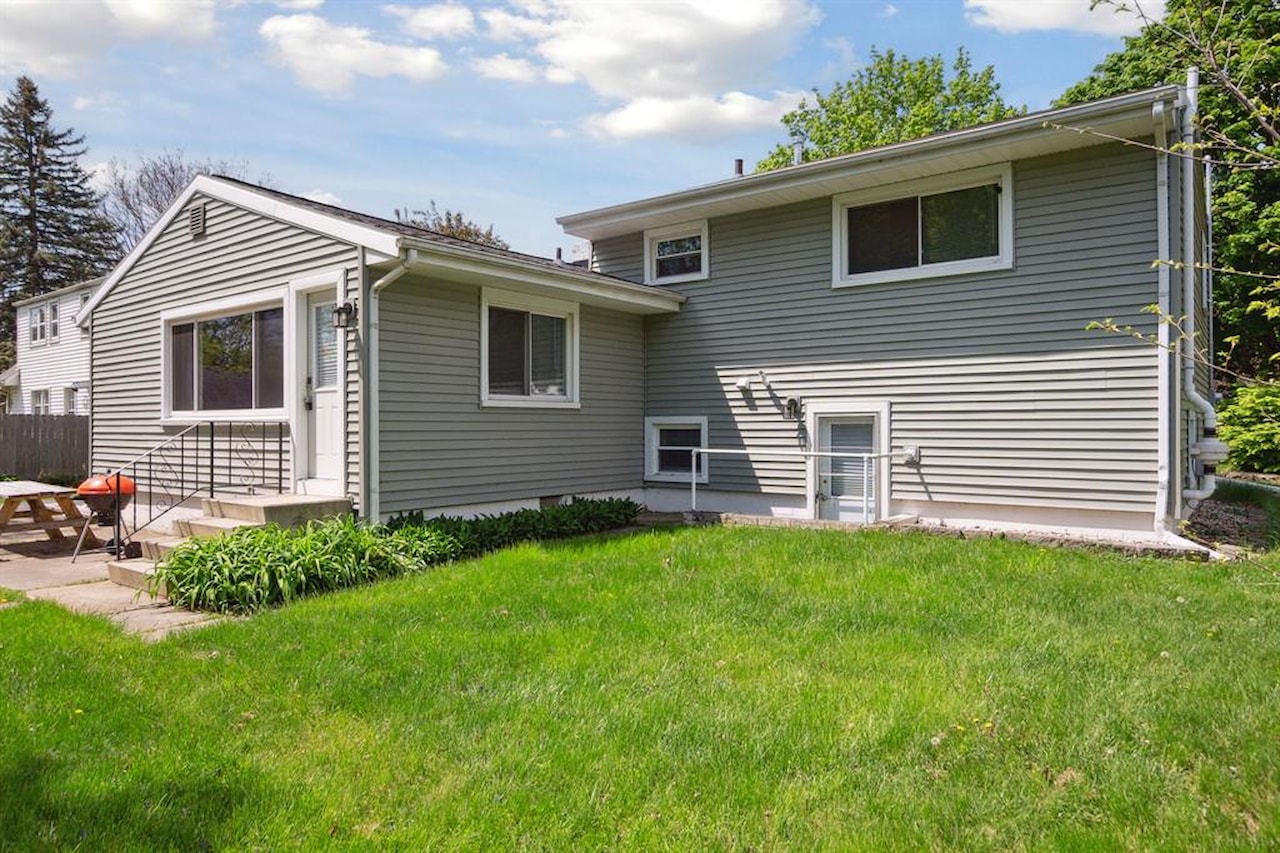 339 S Madison St in Adrian, MI Photo 42