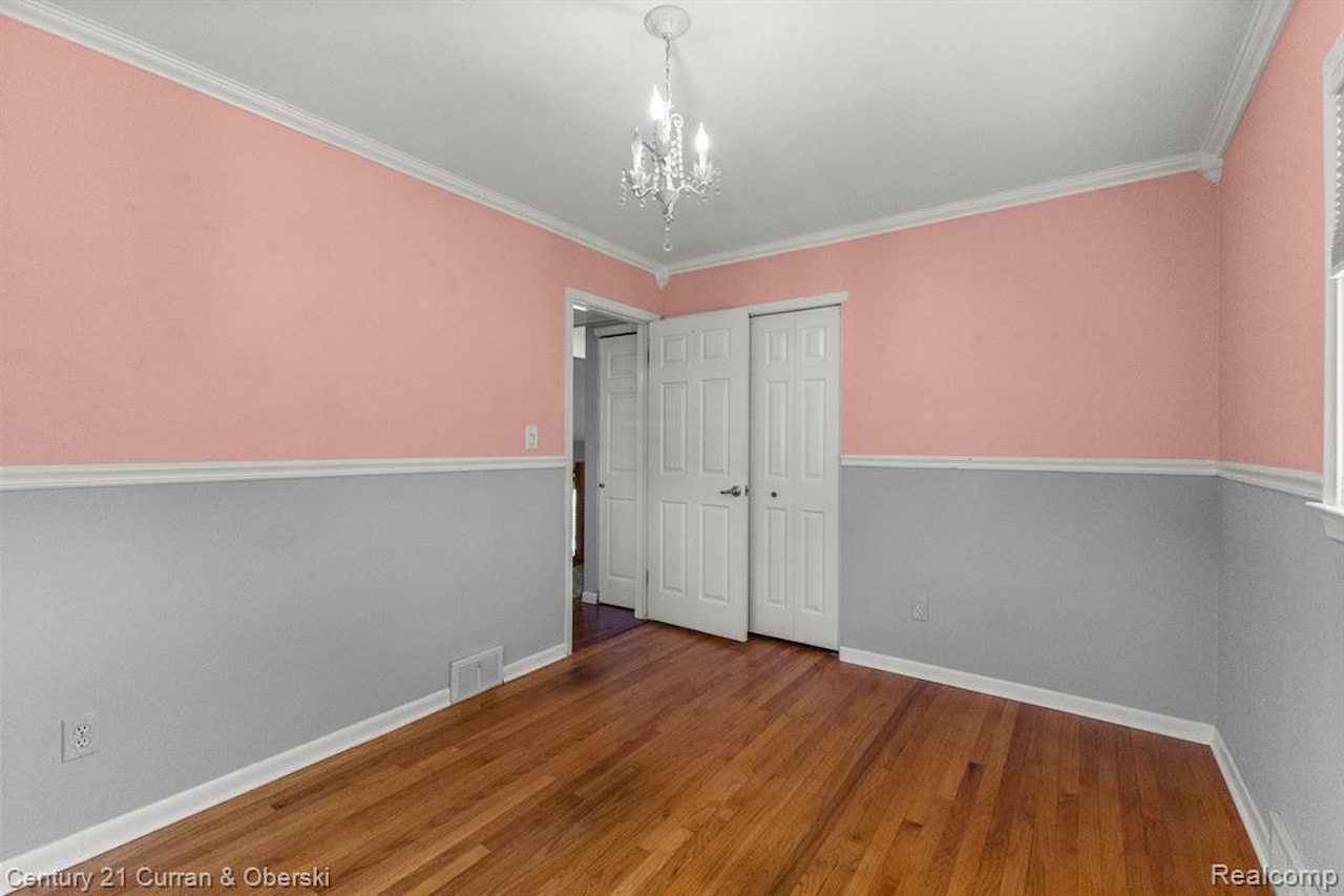 29531 Mark Ln in Livonia, MI Photo 18