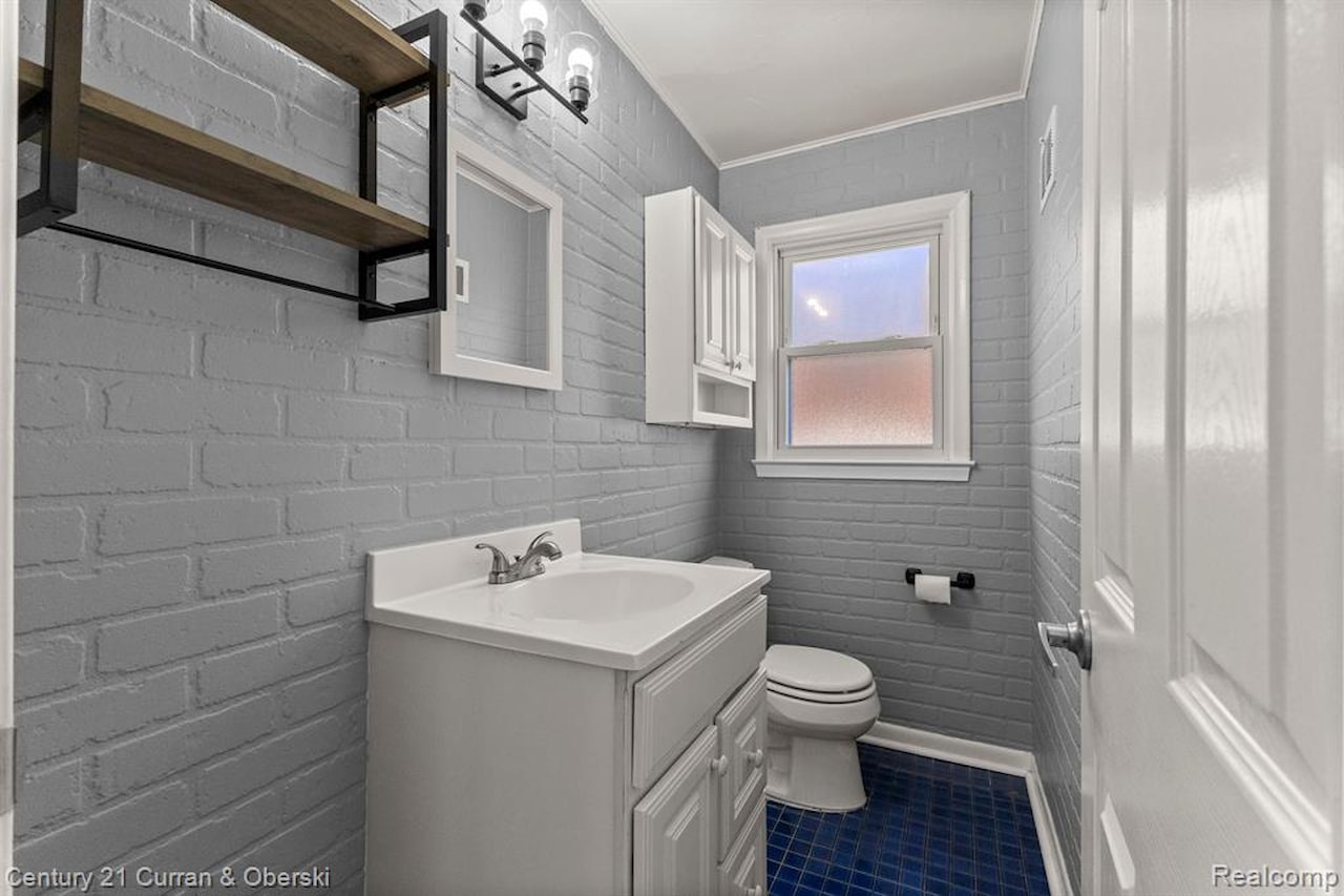 29531 Mark Ln in Livonia, MI Photo 26