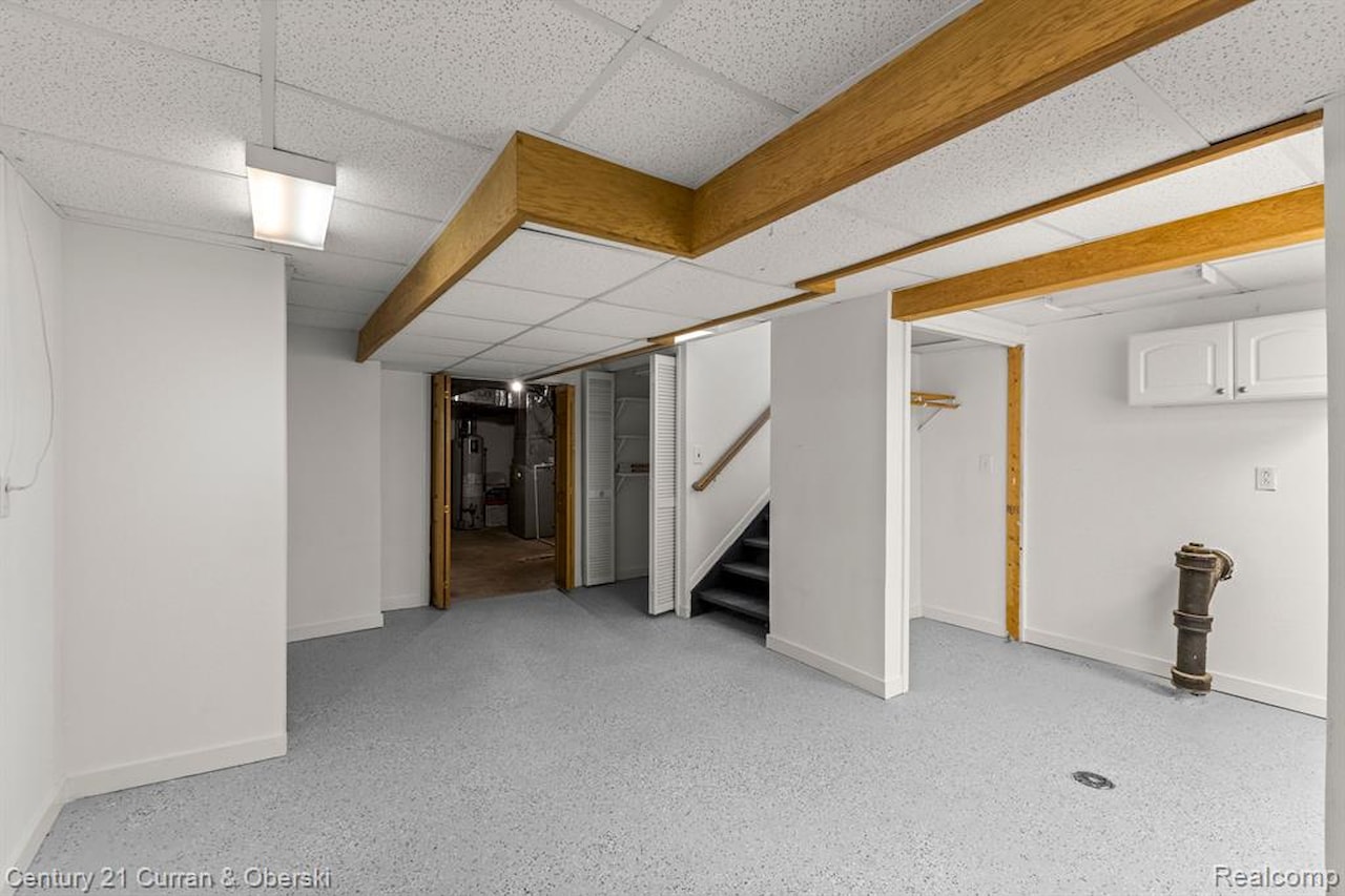 29531 Mark Ln in Livonia, MI Photo 30
