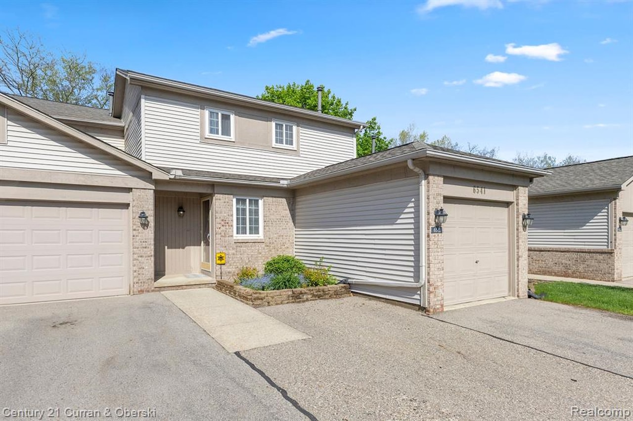 6541 Deerhurst Dr in Westland, MI