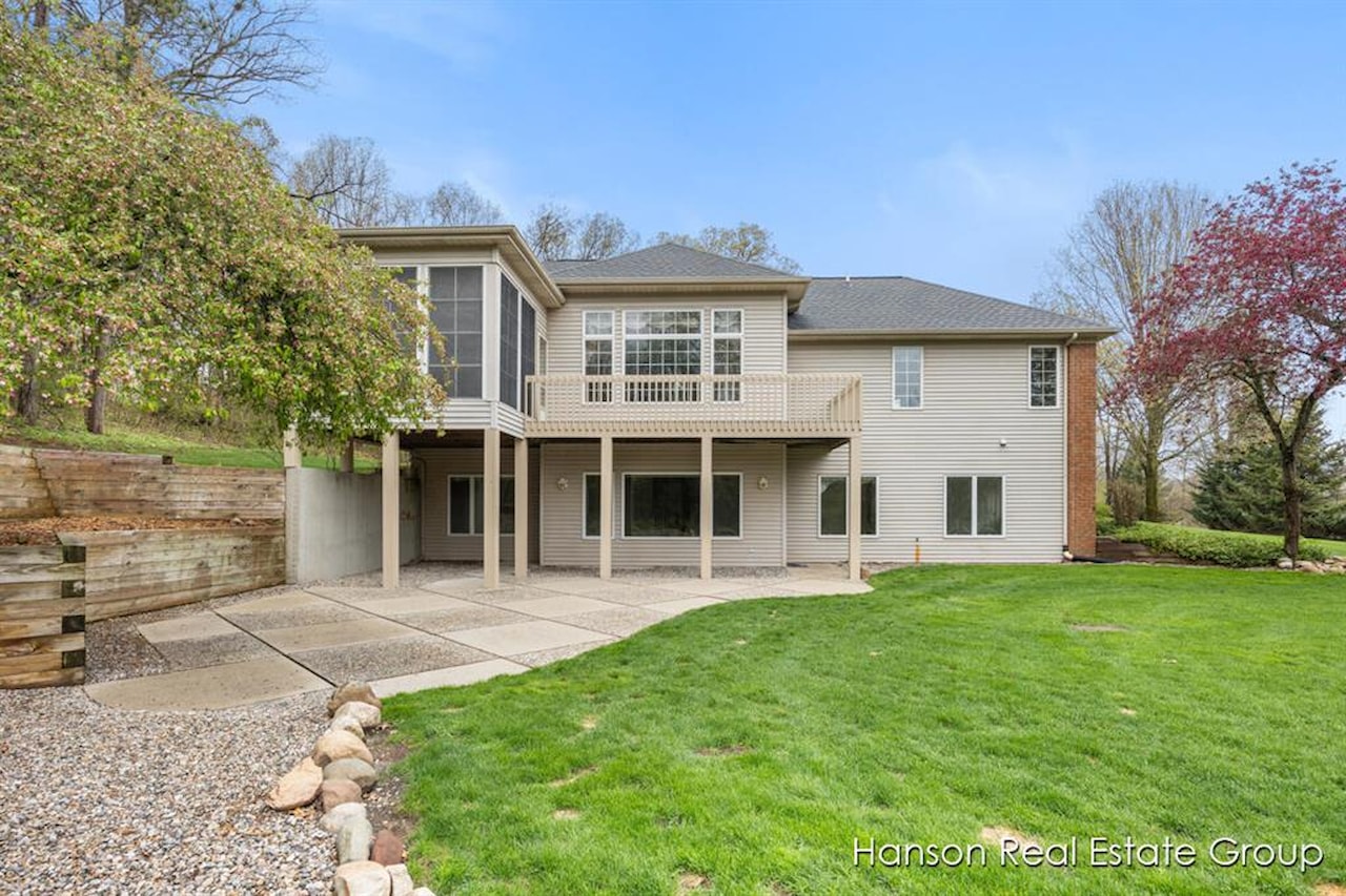 9200 NE Bailey Dr in Ada Twp, MI Photo 7
