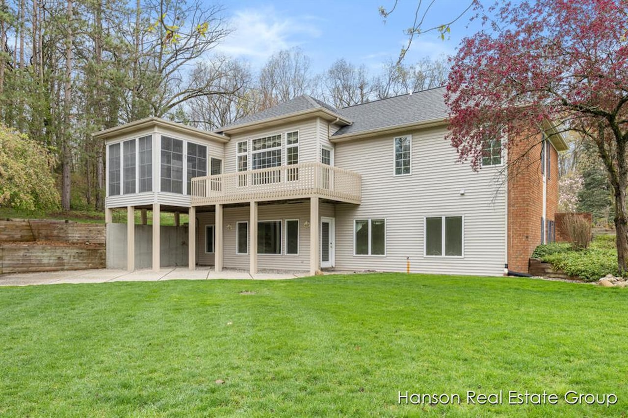 9200 NE Bailey Dr in Ada Twp, MI Photo 8