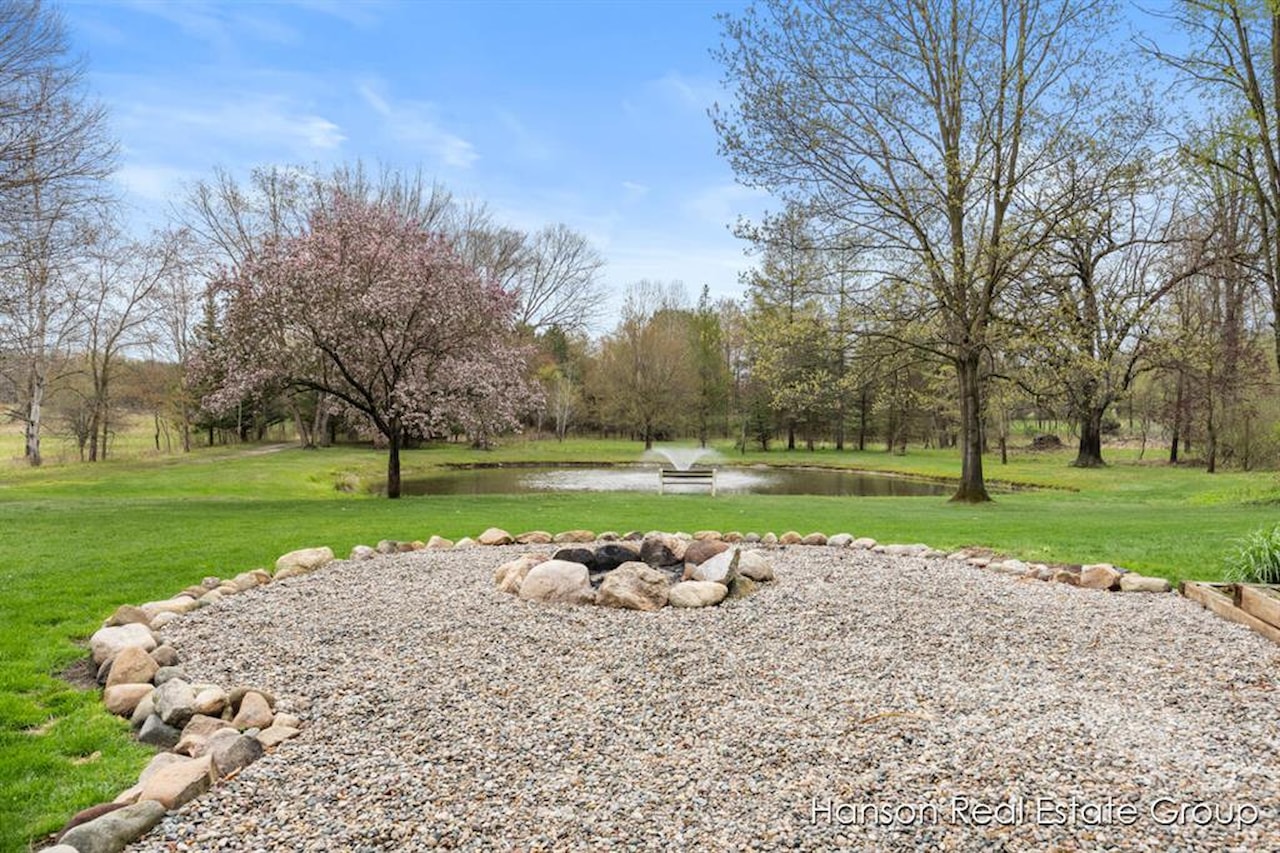 9200 NE Bailey Dr in Ada Twp, MI Photo 10